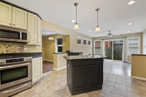 940 Echo Ln, Glenview, IL 60025 photo 4