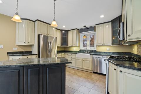 940 Echo Ln, Glenview, IL 60025 photo 3