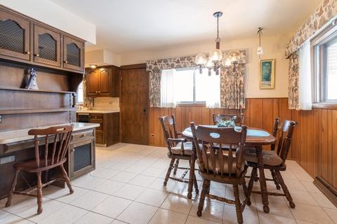 353 Munroe Cir, Des Plaines, IL 60016 photo 8
