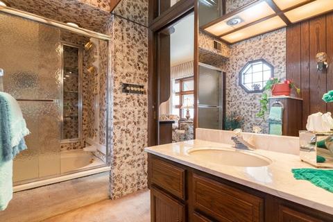 353 Munroe Cir, Des Plaines, IL 60016 photo 12