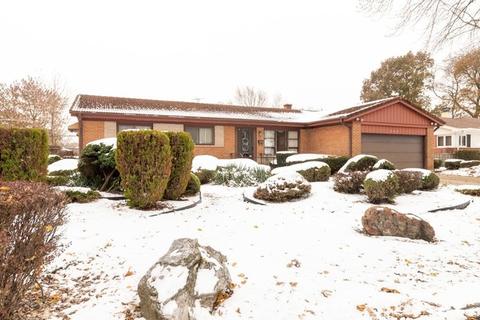 353 Munroe Cir, Des Plaines, IL 60016 photo 1