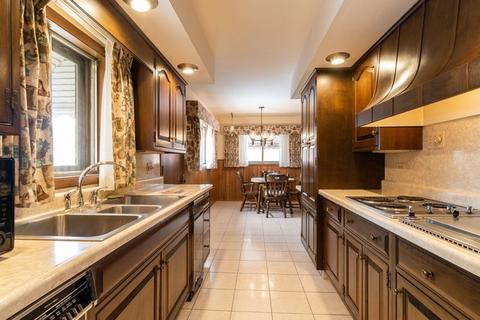 353 Munroe Cir, Des Plaines, IL 60016 photo 9