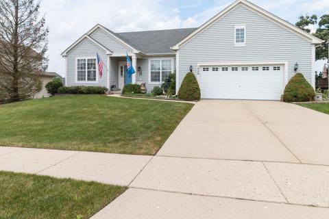 1908 W Greenleaf Dr, Round Lake, IL 60073 photo 1