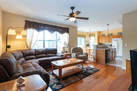 1908 W Greenleaf Dr, Round Lake, IL 60073 photo 2
