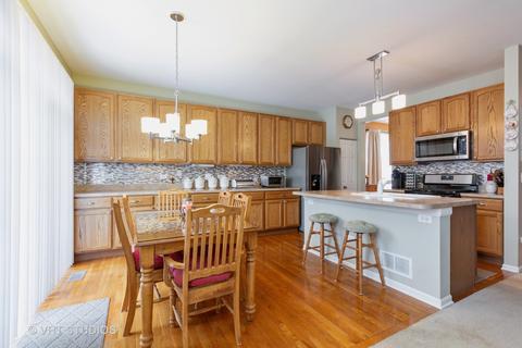 623 Donegal Dr, Elgin, IL 60124 photo 5