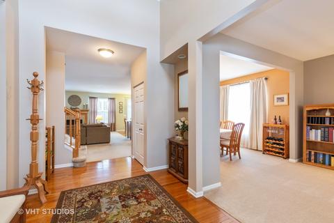 623 Donegal Dr, Elgin, IL 60124 photo 4