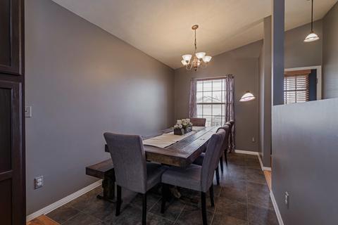 8 Andy Ct, Bloomington, IL 61704 photo 4