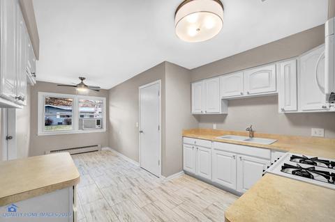 438 Edwards Ave, West Dundee, IL 60118 photo 5