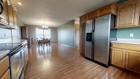 5972 Timberlake Dr, Weldon, IL 61882 photo 10