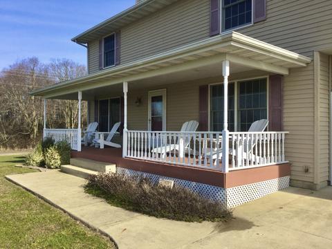 5972 Timberlake Dr, Weldon, IL 61882 photo 2