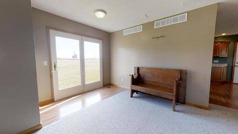 5972 Timberlake Dr, Weldon, IL 61882 photo 7