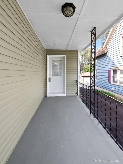 812 Oak St, Elgin, IL 60123 photo 2