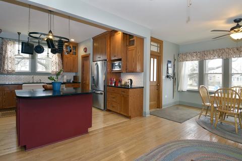 758 Laurel Ave, Des Plaines, IL 60016 photo 8