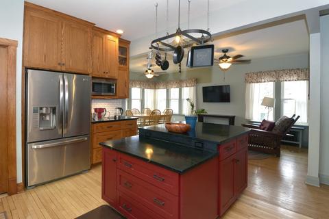 758 Laurel Ave, Des Plaines, IL 60016 photo 9
