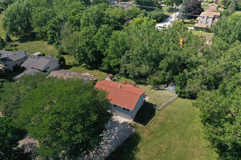 250 E Bradley St, Des Plaines, IL 60016 photo 2
