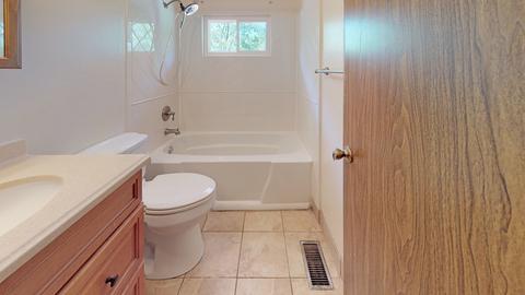 250 E Bradley St, Des Plaines, IL 60016 photo 14