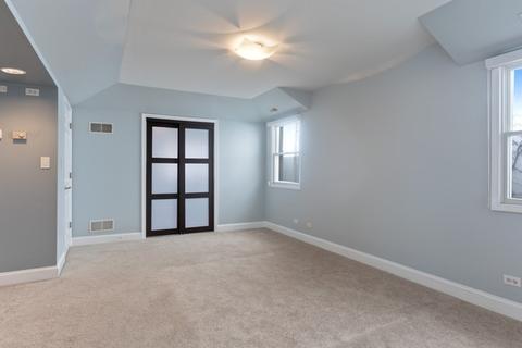 1239 E 46th St, Chicago, IL 60653 photo 11