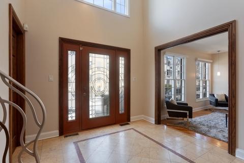 1239 E 46th St, Chicago, IL 60653 photo 2