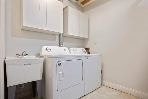 1239 E 46th St, Chicago, IL 60653 photo 17