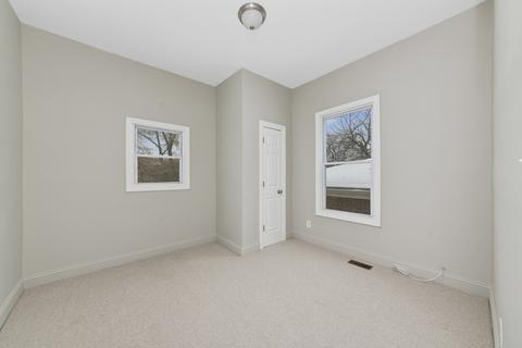 2848 E 78th St, Chicago, IL 60649 photo 9