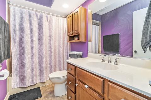 968 Blackhawk Dr, Elgin, IL 60120 photo 6