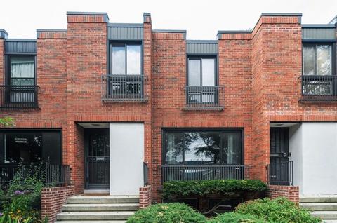 916 E 55th St, Chicago, IL 60615 photo 1