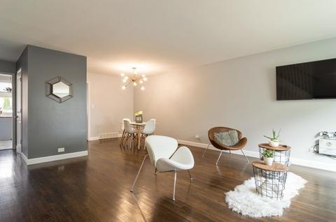 916 E 55th St, Chicago, IL 60615 photo 2