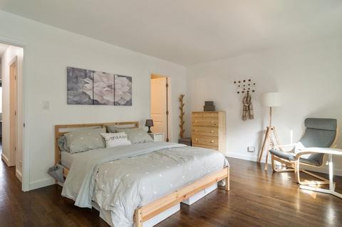 916 E 55th St, Chicago, IL 60615 photo 7