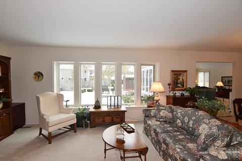 505 Turf Ln, Wheaton, IL 60187 photo 4