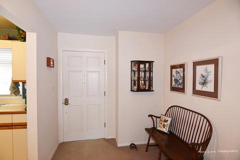 505 Turf Ln, Wheaton, IL 60187 photo 2