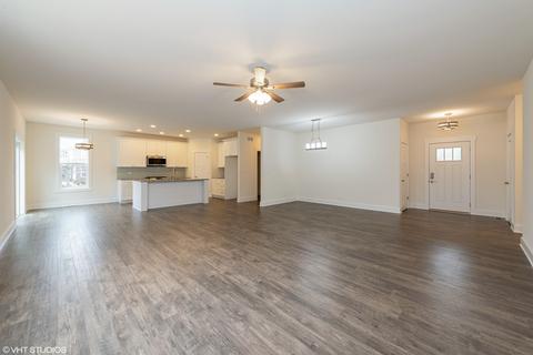 1613 Hillside Ln, Mchenry, IL 60051 photo 2