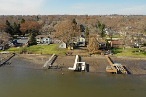 708 S Riverside Dr, Mchenry, IL 60050 photo 7