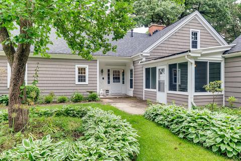 29 W631 Schick Rd, Bartlett, IL 60103 photo 1
