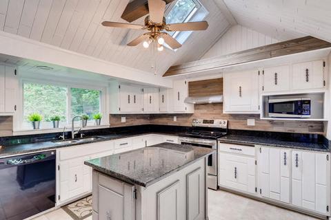 29 W631 Schick Rd, Bartlett, IL 60103 photo 8