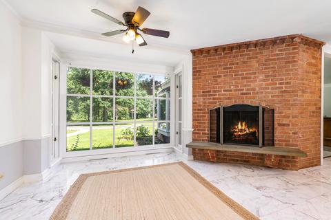 33 W741 Mare Barn Ln, Wayne, IL 60184 photo 4