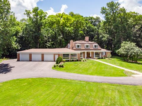 33 W741 Mare Barn Ln, Wayne, IL 60184 photo 2