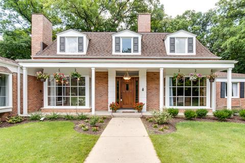 33 W741 Mare Barn Ln, Wayne, IL 60184 photo 1