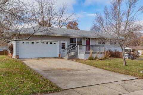 608 Bradley Dr, Bloomington, IL 61701 photo 2