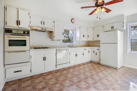 1090 W Vanmeter St, Kankakee, IL 60901 photo 9