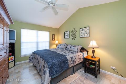 1124 E Danbury Dr, Cary, IL 60013 photo 8