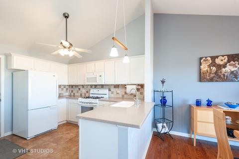 1124 E Danbury Dr, Cary, IL 60013 photo 3