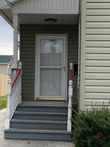415 E Illinois Ave, Aurora, IL 60505 photo 2