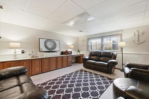 550 Morgan Ln, Hoffman Estates, IL 60169 photo 13