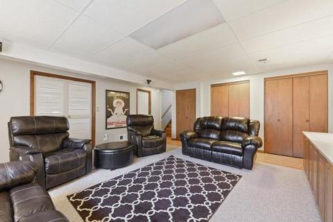 550 Morgan Ln, Hoffman Estates, IL 60169 photo 14