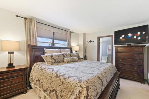550 Morgan Ln, Hoffman Estates, IL 60169 photo 9