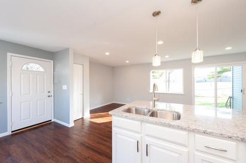 213 Willow Rd, Lakemoor, IL 60051 photo 2