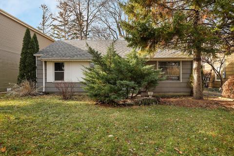 718 Brown Ave, Evanston, IL 60202 photo 1