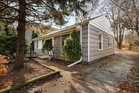 718 Brown Ave, Evanston, IL 60202 photo 3
