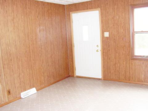 160 E 3rd St, Depue, IL 61322 photo 8