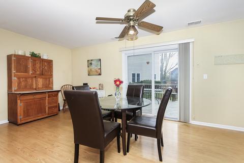 1480 Exeter Ct, Hoffman Estates, IL 60010 photo 11
